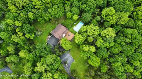 New Paltz, NY 12561,4 Moonstone RD