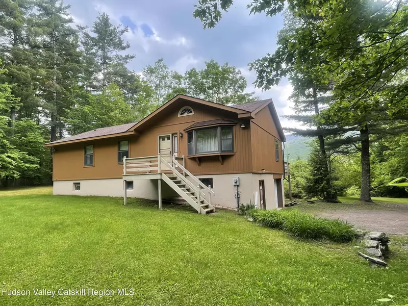 47 Nannie LN, Hunter, NY 12442