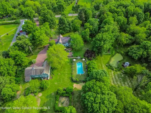 Poughkeepsie Town, NY 12603,125 Bedell RD