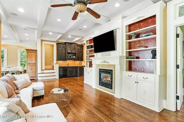 Poughkeepsie Town, NY 12603,125 Bedell RD