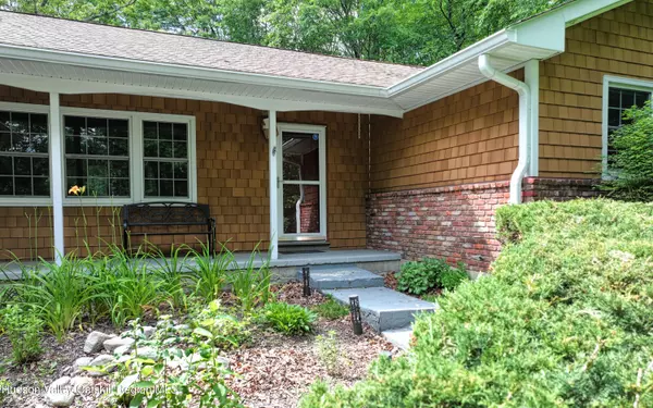 Pine Bush, NY 12566,551 Upper Mountain RD