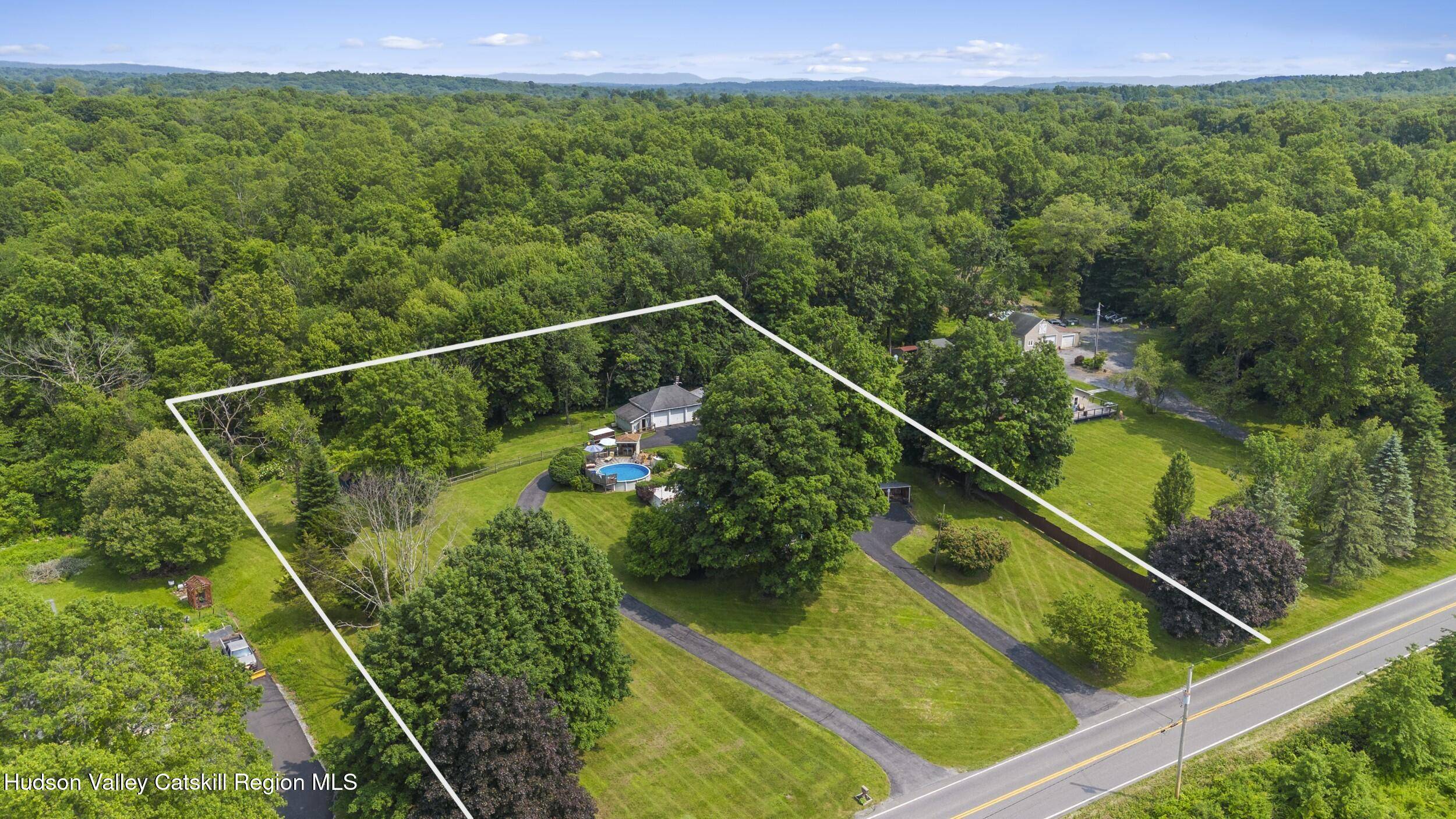 Wallkill, NY 12589,421 Orchard DR