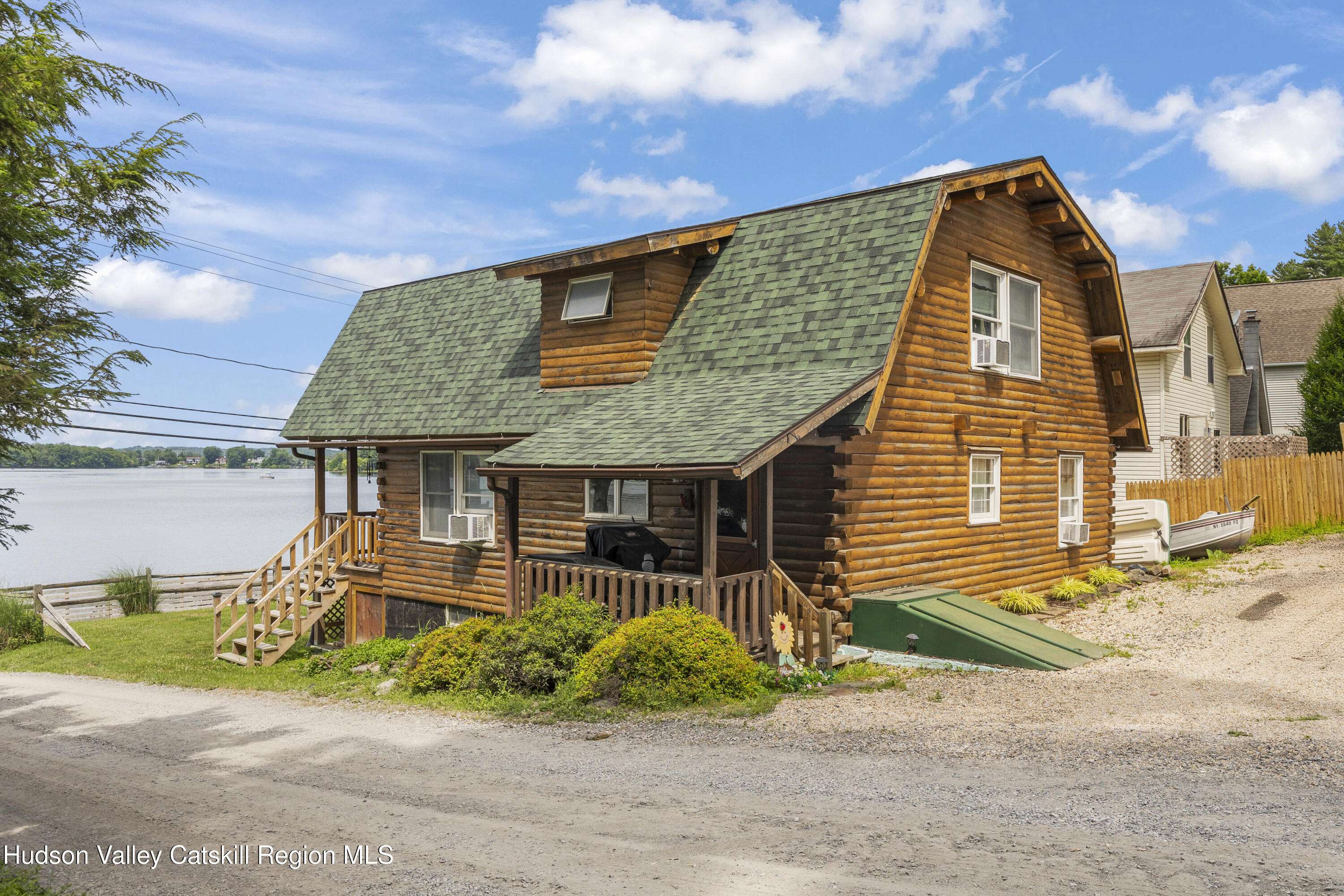 407 Lakeview RD, Craryville, NY 12521