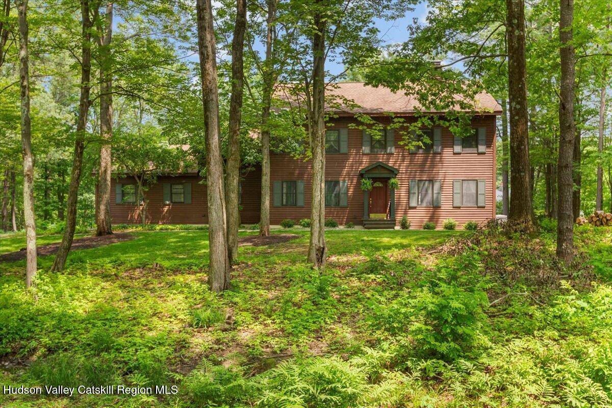 64 Swift RD, Voorheesville, NY 12186