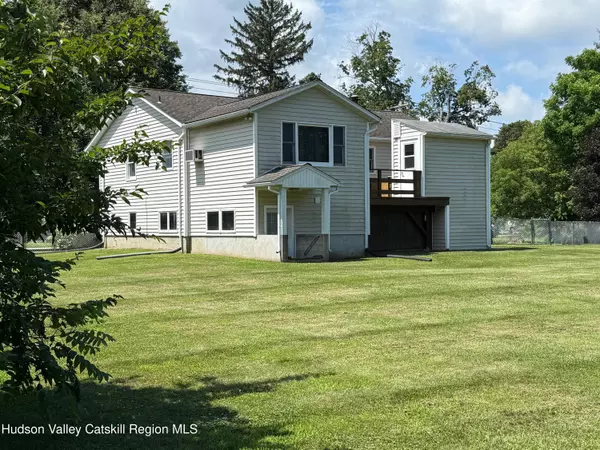 Dover Plains, NY 12522,39 Maple LN