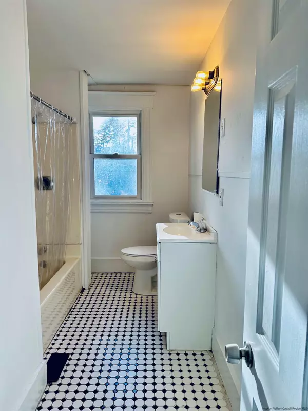 Kingston, NY 12401,65 Green ST #1