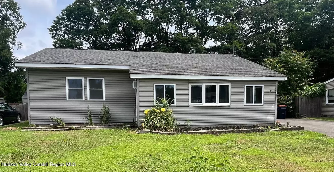 31 Plattekill DR, Mt. Marion, NY 12456