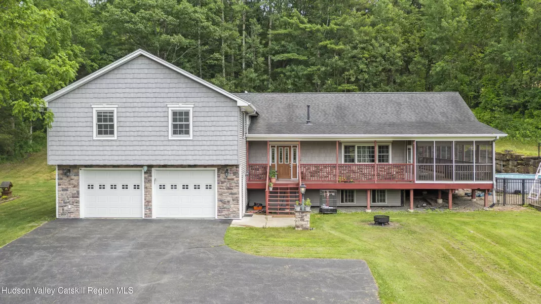 478 High Rock RD, New Baltimore, NY 12124