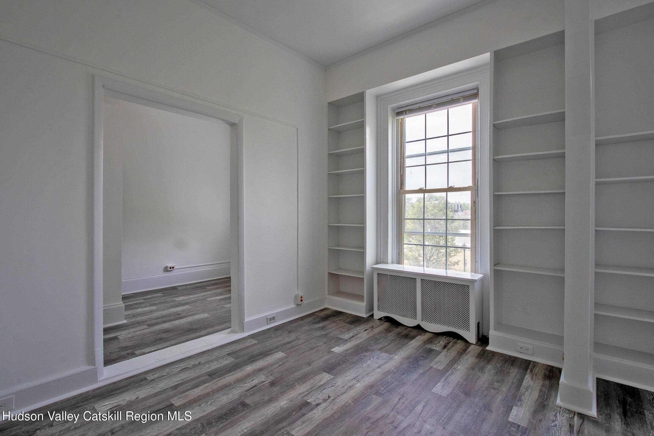 Hudson, NY 12534,454 Warren ST ##5