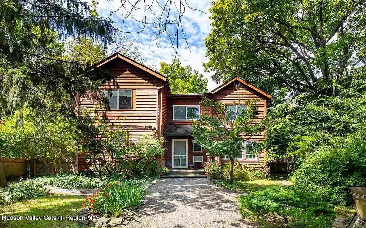 Woodstock, NY 12498,8 Pine Grove ST