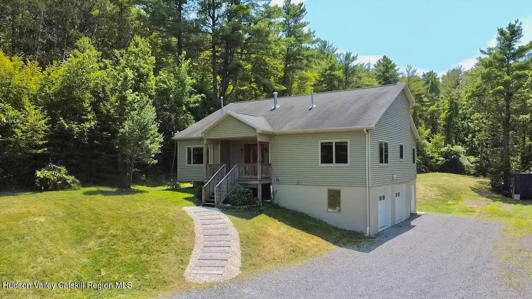 86 Paul Horn RD, Catskill, NY 12414