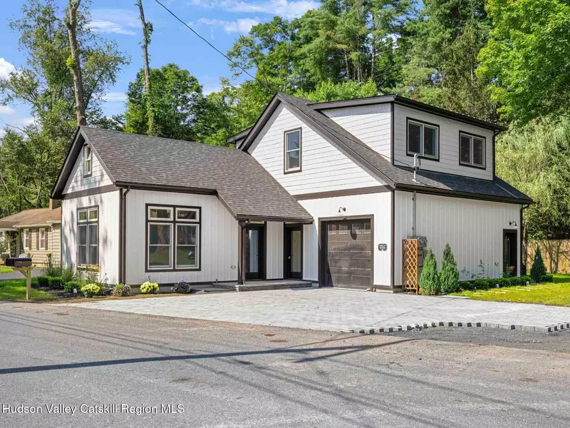 267 Tinker ST, Woodstock, NY 12498