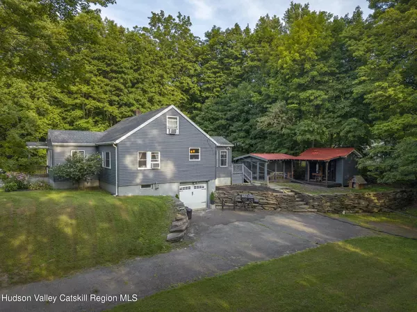 4 Clover ST, West Hurley, NY 12491