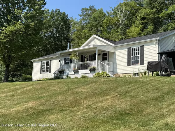 18 Mcgrath Hill RD, East Chatham, NY 12060