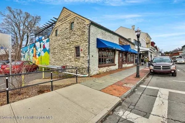 Kingston, NY 12401,63 N Front ST
