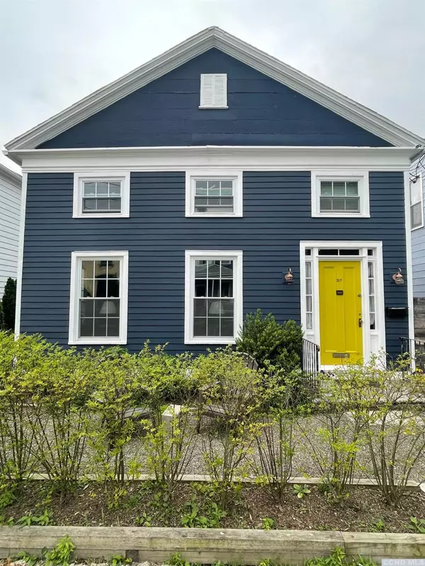 Hudson, NY 12534,317 Union Street ST