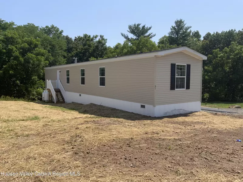 1154 Us-9 #31, Hudson, NY 12534