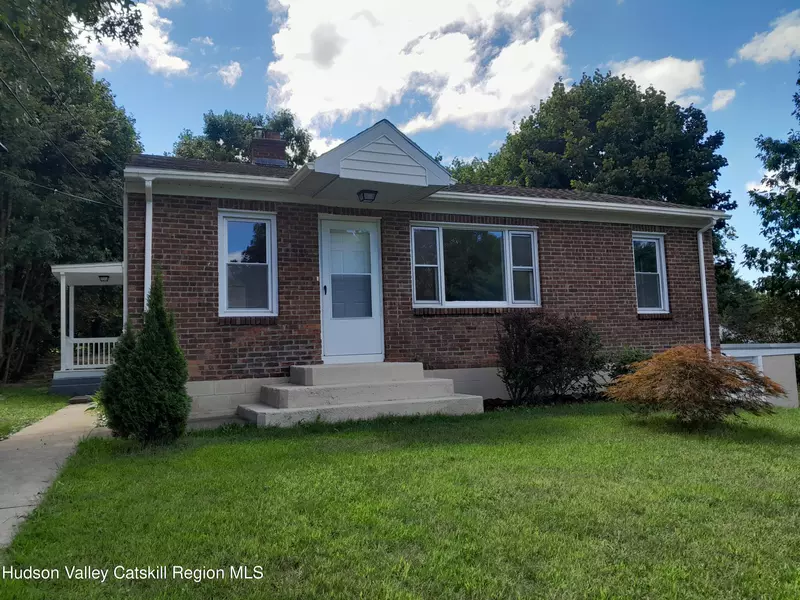 20 Orchard Rd RD, Castleton, NY 12033