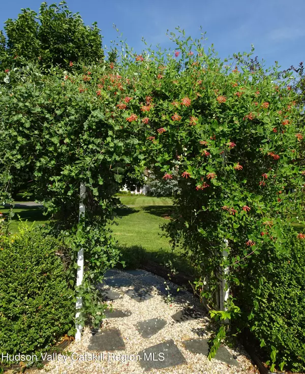 Kinderhook, NY 12106,2 Martin CT