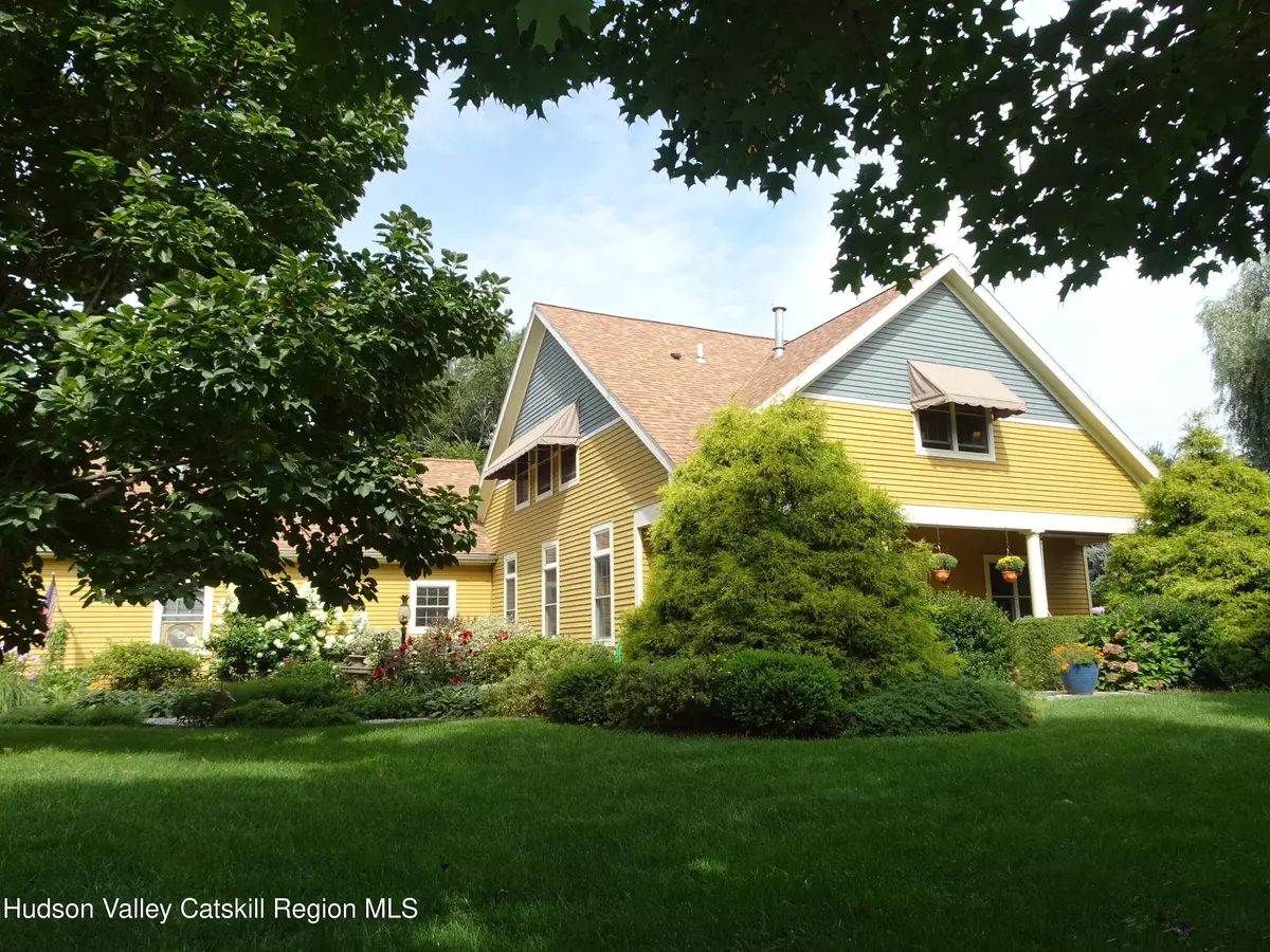 Kinderhook, NY 12106,2 Martin CT