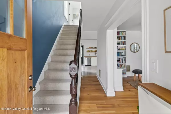 Kingston, NY 12401,354 S Wall ST