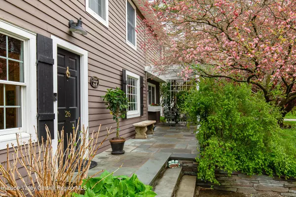 Hyde Park, NY 12538,26 Curry LN