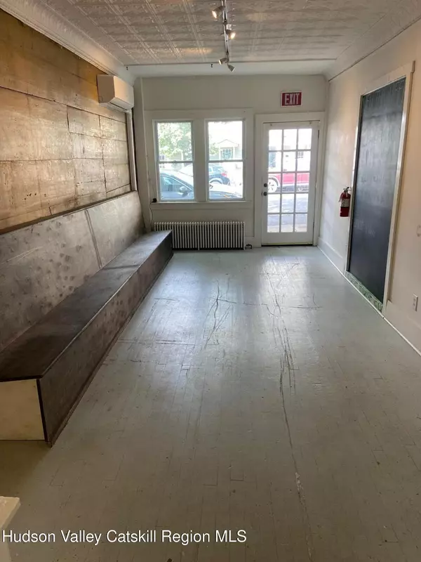 Hudson, NY 12534,227 Warren ST