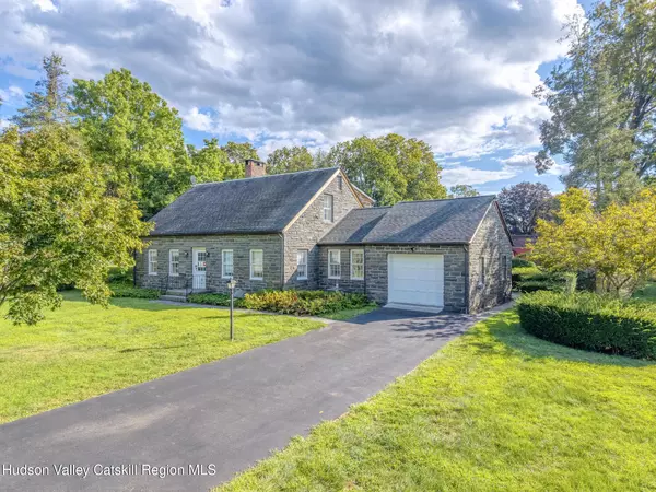 12 Zandhoek RD, Hurley, NY 12443