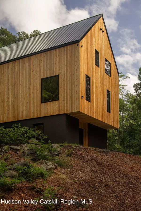 Rhinebeck, NY 12572,4 Sarah CT