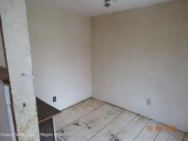 Cobleskill, NY 12043,840 Clove RD
