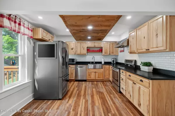Hunter, NY 12442,8213 Main ST