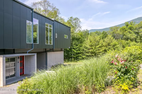 Saugerties, NY 12477,115 Band Camp RD