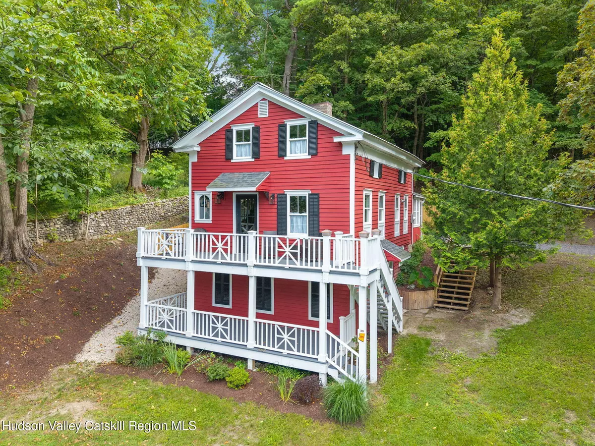 Chatham, NY 12037,30 Austerlitz ST