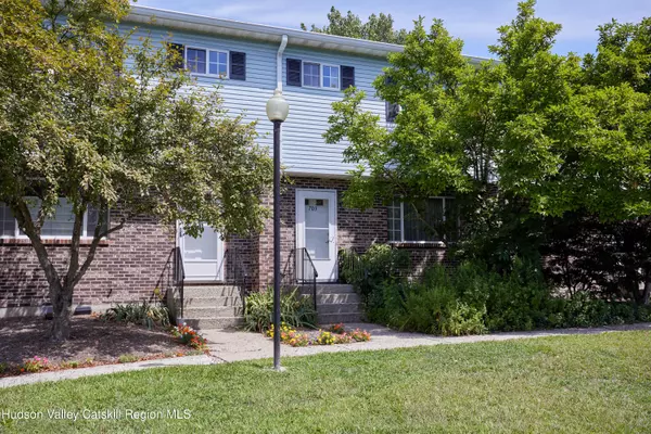 703 Briarwood CT, New Paltz, NY 12561