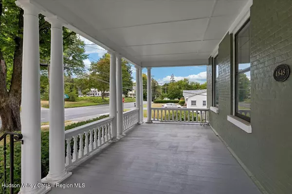 Ballston, NY 12020,80 W High ST