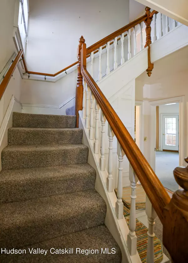 Kingston, NY 12401,19 Johnston AVE