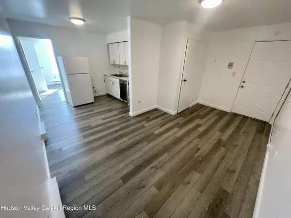 Hudson, NY 12534,602 Warren Street #8
