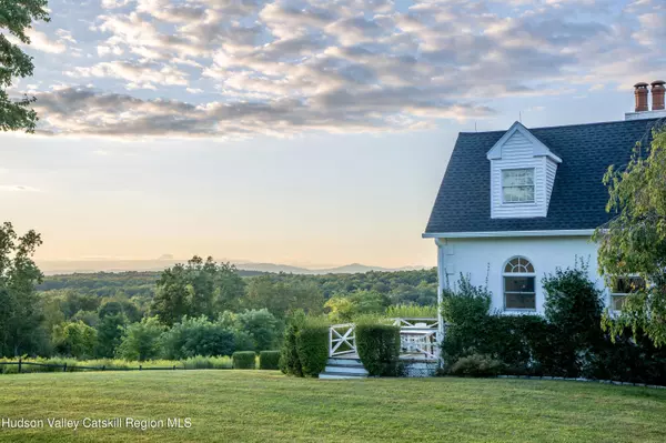 Millbrook, NY 12545,20 Orchard Hill DR
