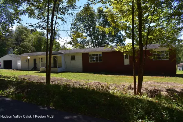 64 Dashville Rd RD, New Paltz, NY 12561