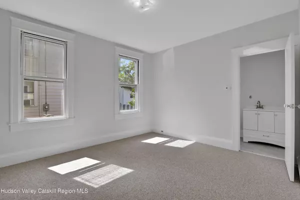 Kingston, NY 12401,59 W Oreilly ST