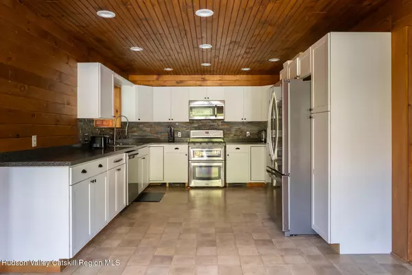 Stockport, NY 12173,136 Rte 9 J