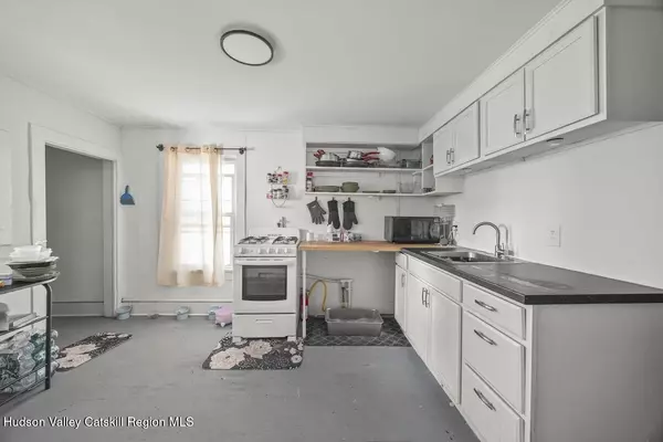 Hudson, NY 12534,543 State ST #2