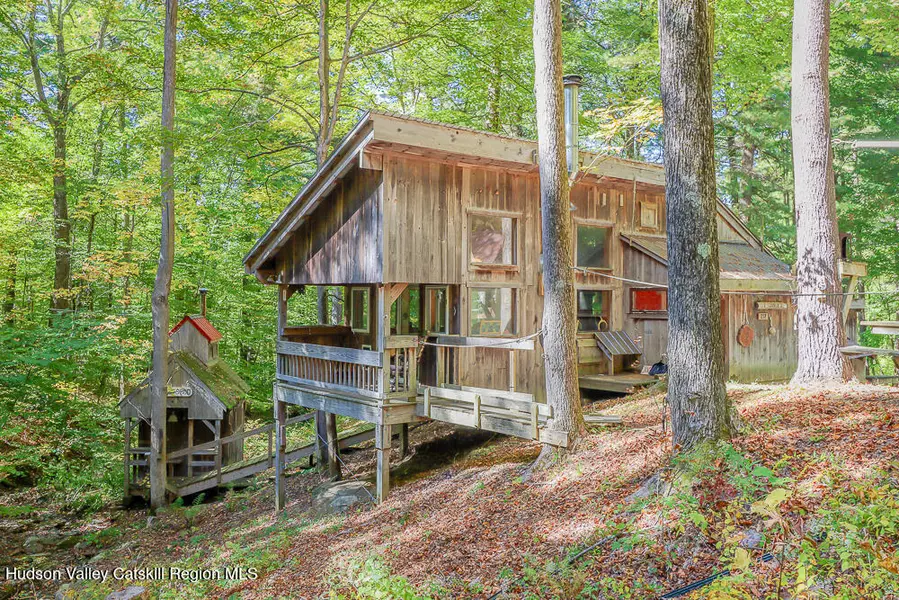 217 Chair Factory RD, New Lebanon, NY 12125
