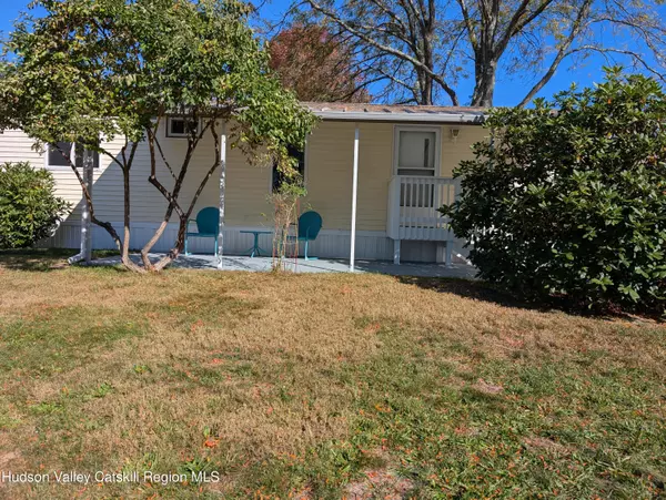 New Paltz, NY 12561,3 Orchid LN