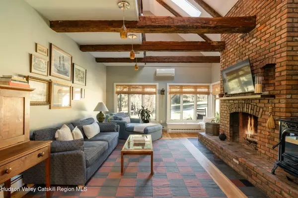 Kinderhook, NY 12106,77 Merwin Lake RD