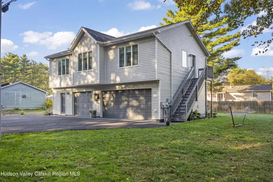 7 The Concourse, Kinderhook, NY 12106