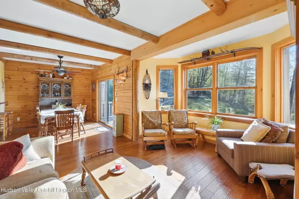 West Shokan, NY 12494,48 Hillside DR
