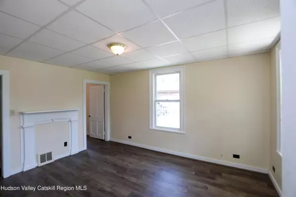 Shokan, NY 12481,2906 Route 28