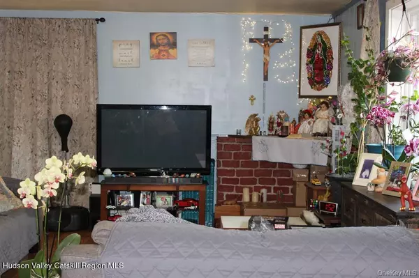 Rhinebeck, NY 12572,12 S Parsonage ST