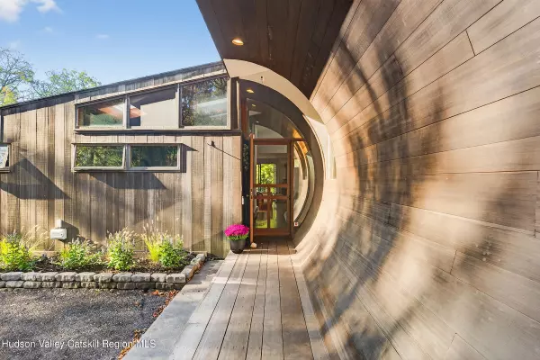 Woodstock, NY 12498,289 Upper Byrdcliffe RD